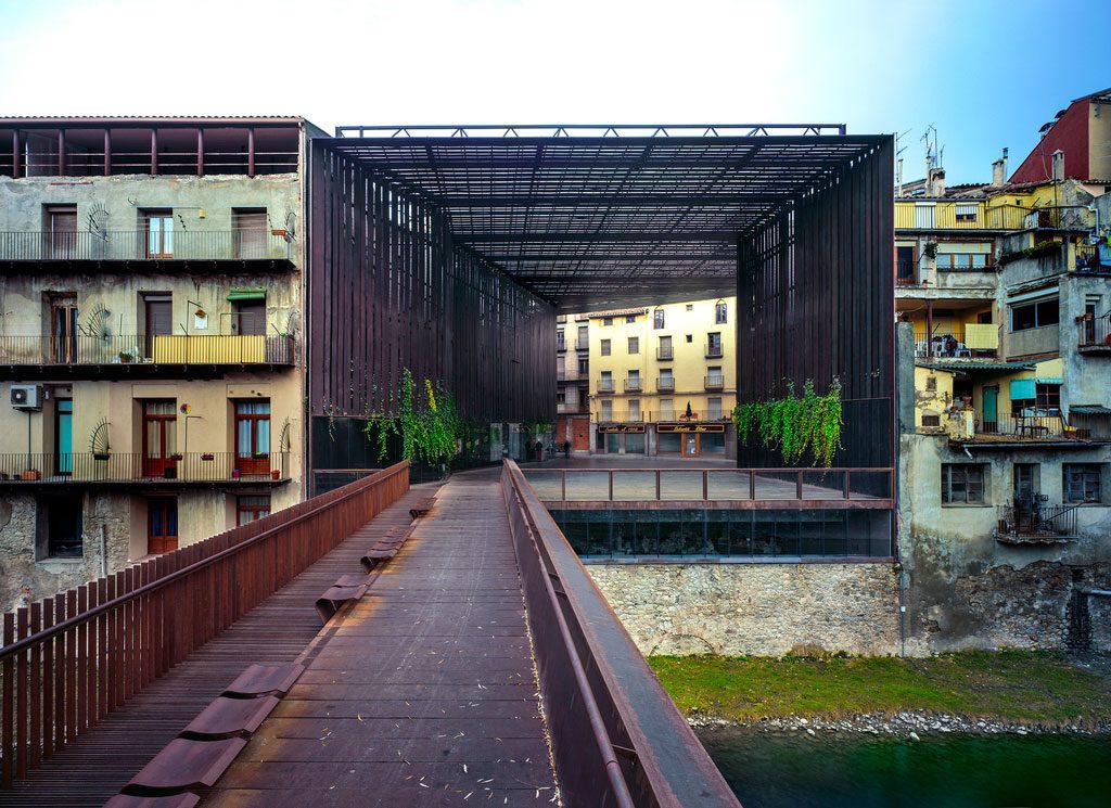 La Lira Theater Public Open Space, 2011, Ripoll, Girona, Spain in collaboration with J. Puigcorbé. Photo by Hisao Suzuki. Courtesy of the Pritzker Architecture Prize