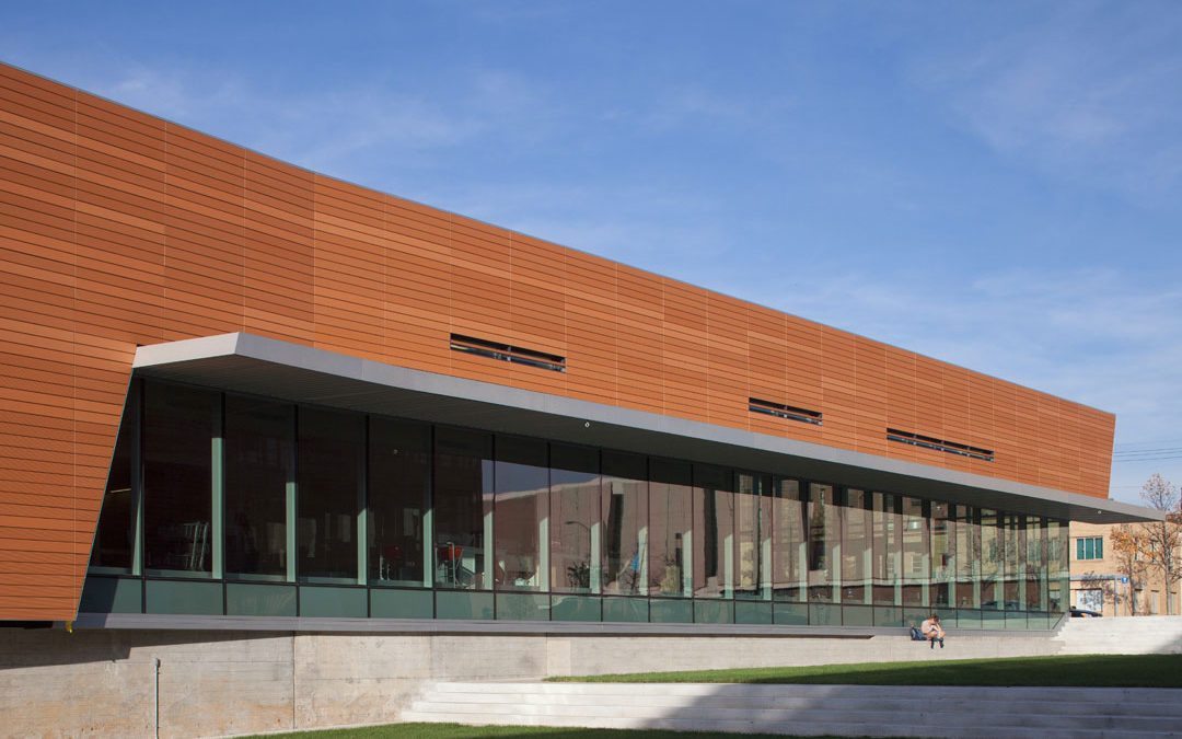 Lawrence Public Library, featuring SOLARBAN 70XL glass, earns 2016 AIA/ALA award