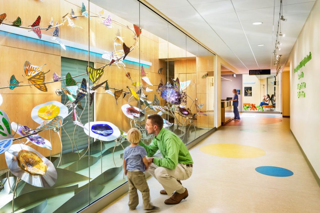At East Tennessee Children’s Hospital in Knoxville, light courts were incorporated into the design and planning of the unit, providing daylight to every interior room. They define the neighborhood organizational model for the unit, making the space feel more personal and private and contributing to intuitive wayfinding. BarberMcMurry served as the architect-of-record and Shepley Bulfinch was design architect. Photo: © 2017 Denise Retallack