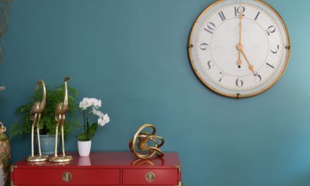 Dunn-Edwards announces “The Green Hour” Color of the Year for 2018