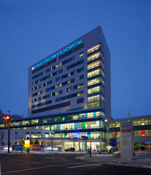 The John R. Oishei Children’s Hospital in Buffalo is the only freestanding pediatric hospital in New York State and one of 43 nationwide. The 410,000 SF, 185-bed facility integrates into the Kaleida Health and Buffalo Niagara Medical Campus, as well as the University of Buffalo’s new medical school, merging healthcare, research, and education. Architect: Shepley Bulfinch, Photo: Tim Wilkes