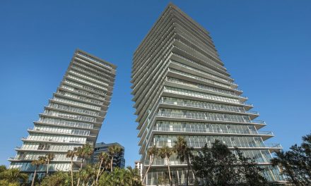 Solarban 72 Starphire Glass by Vitro Glass featured on award-winning residential high-rise