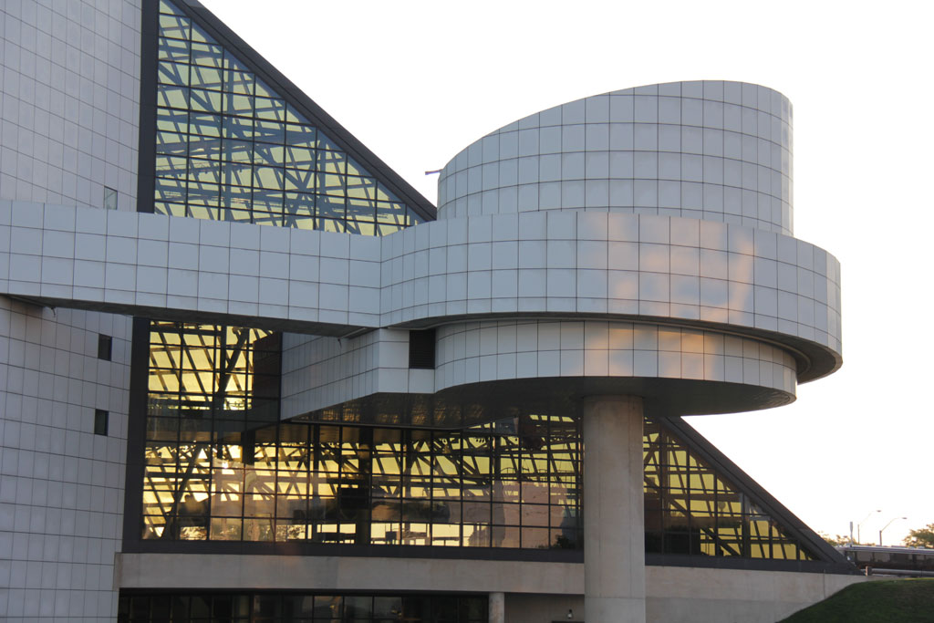 Rock & Roll Hall of Fame and Museum in Cleveland. Photo: 3M 