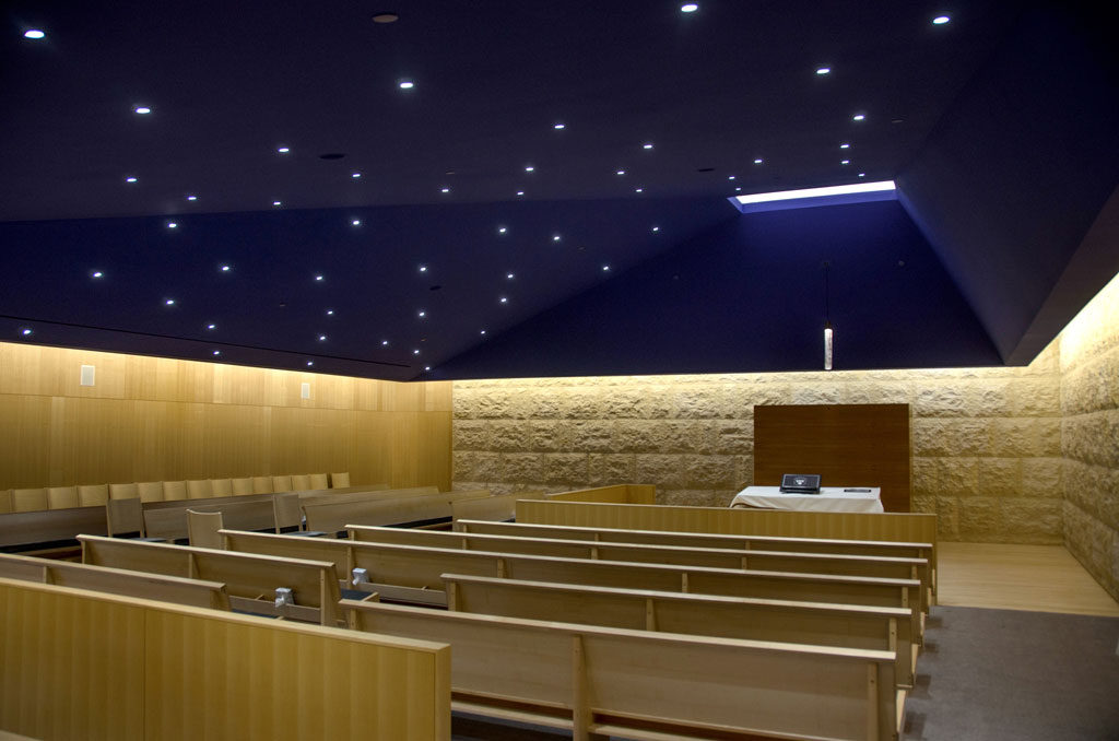 The Chapel at Congregation Kehilath Jeshurun is a modern composition of space and objects that reimagines the traditional synagogue at an intimate scale for quiet meditation, connection, and prayer. Photo credit: FXCollaborative