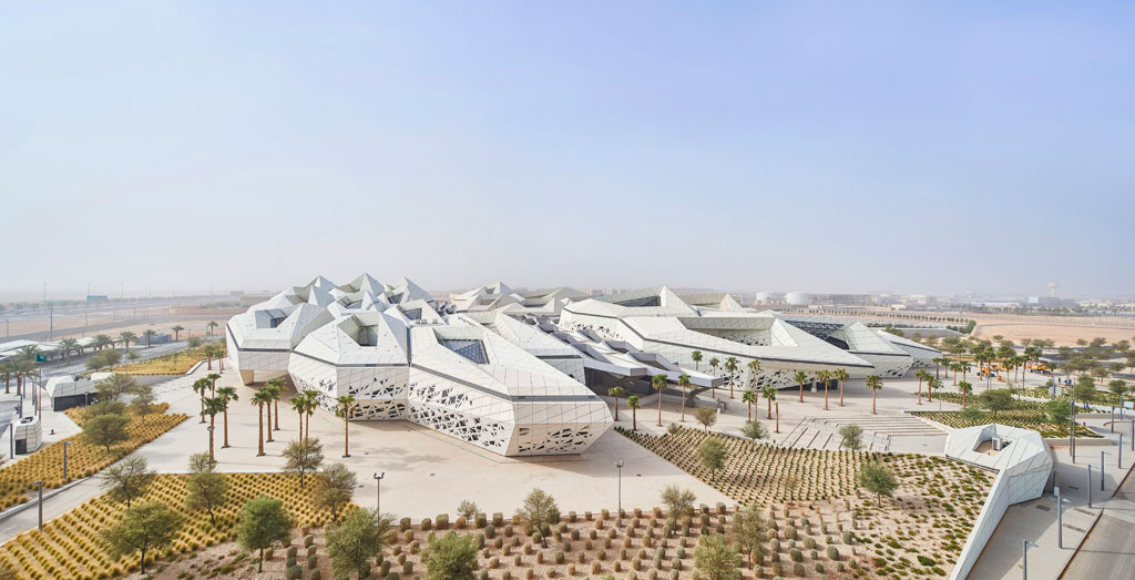 King Abdullah Petroleum Studies and Research Centre (KAPSARC) by Zaha Hadid Architects located in Riyadh, Saudi Arabia. Photo credit: © Hufton + Crow 