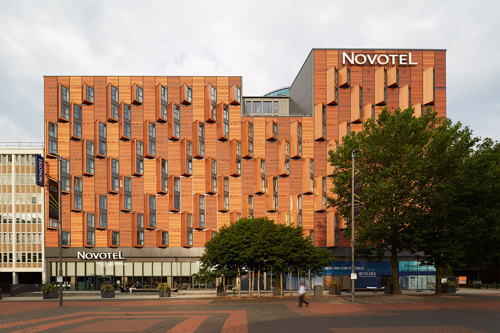 Novotel Hotel, London. Photography © Richard Gooding