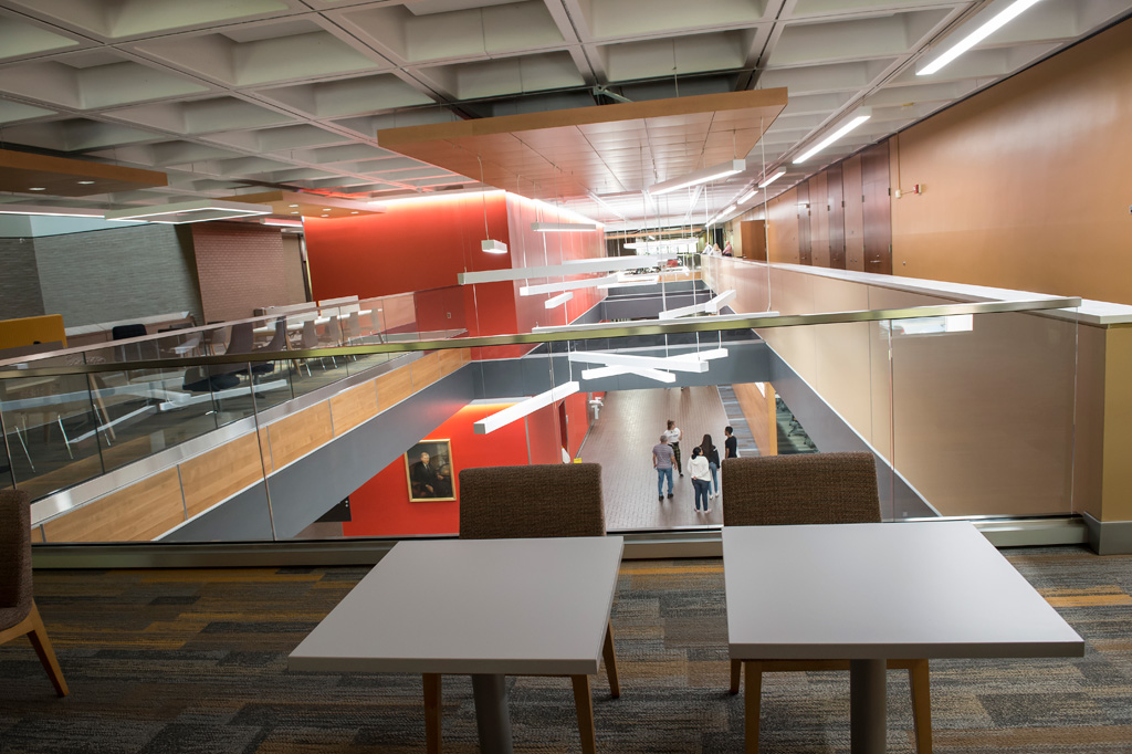 New study spaces have been added along Posvar Hall’s main corridor. Photo: Aimee Obidzinski/University of Pittsburgh