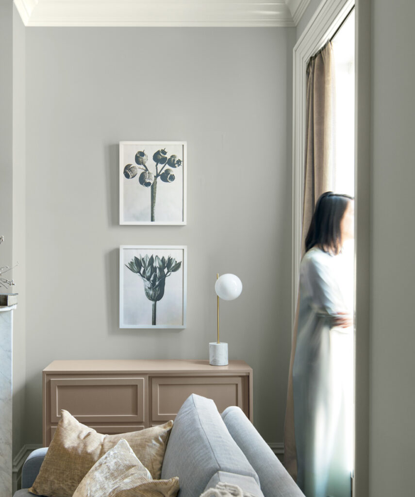 Calm, composed and effortlessly sophisticated, Benjamin Moore’s Color of the Year 2019, Metropolitan AF-690, exudes glamour, beauty and balance.