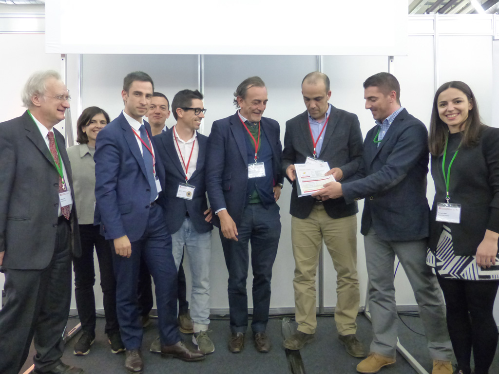At the Passive House Conference in Munich, the Project participants were awarded the Passive House certificate by Javier Flóres. Photo: © Passive House Institute