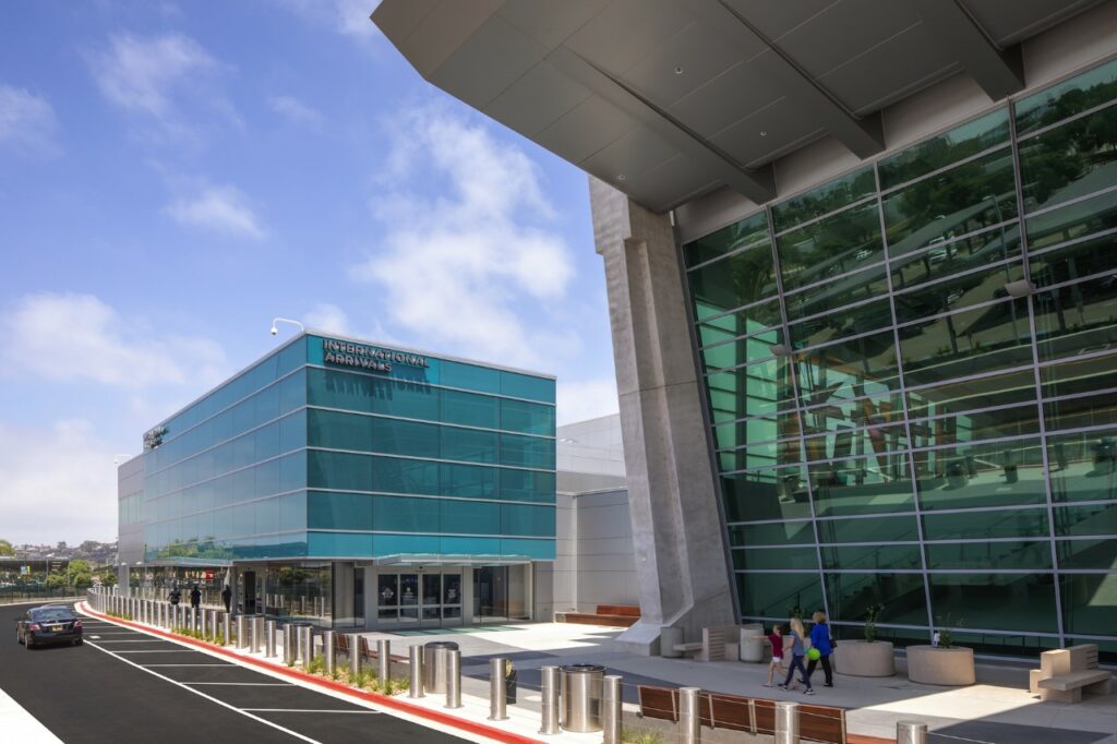 San Diego International Airport, New Federal Inspection Station in San Diego, CA; Syska Hennessy Group in Culver City, CA. Photo credit: © 2018 Paul Turang