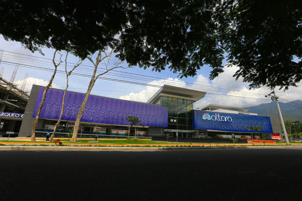 Sherwin William’s Fluropon Effects Kameleon™ Colors were used to create a dynamic façade for the Altara Center business park in Honduras. Depending on time of day and lighting or perspective, the colors appear to shift. (Photos from Alpolic)