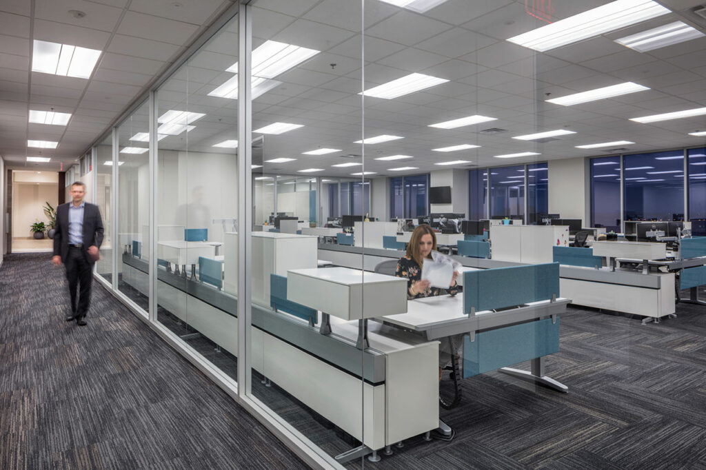 Mariner in Overland Park, Kansas. Furniture selection suits employees’ preference for flexible working styles and includes standing and seated desks, treadmill desks, and portable presentation stands for pop-up meetings anywhere, anytime. Courtesy of Hoefer Wysocki