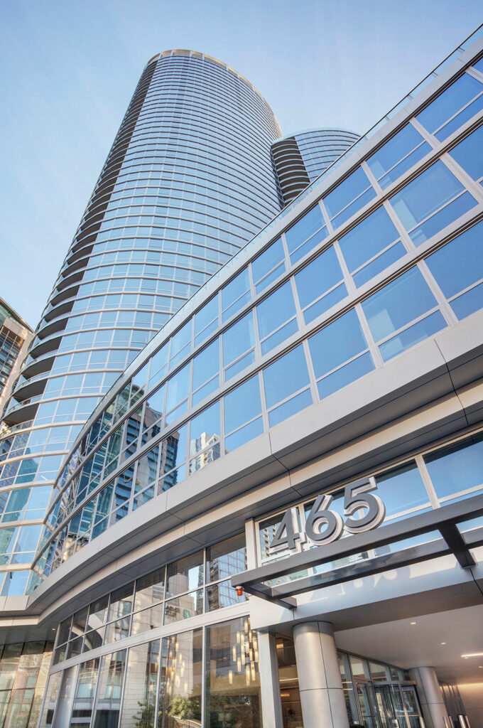 Contemporary Curvy Curtainwall Creates Comfortable Sustainable