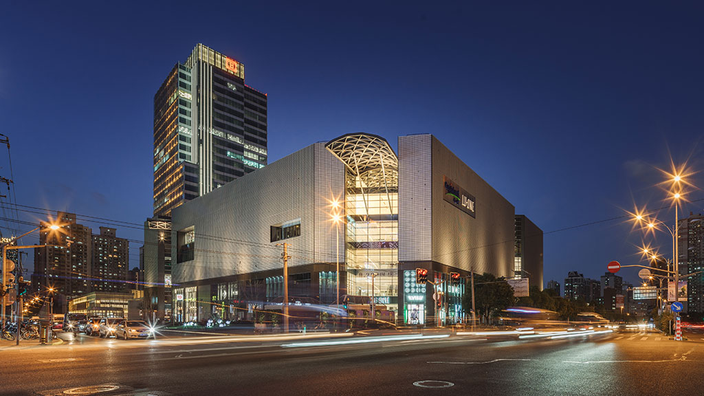 Lorin supplies anodized aluminum for unique panels on the CapitaMall LuOne shopping complex in Shanghai
