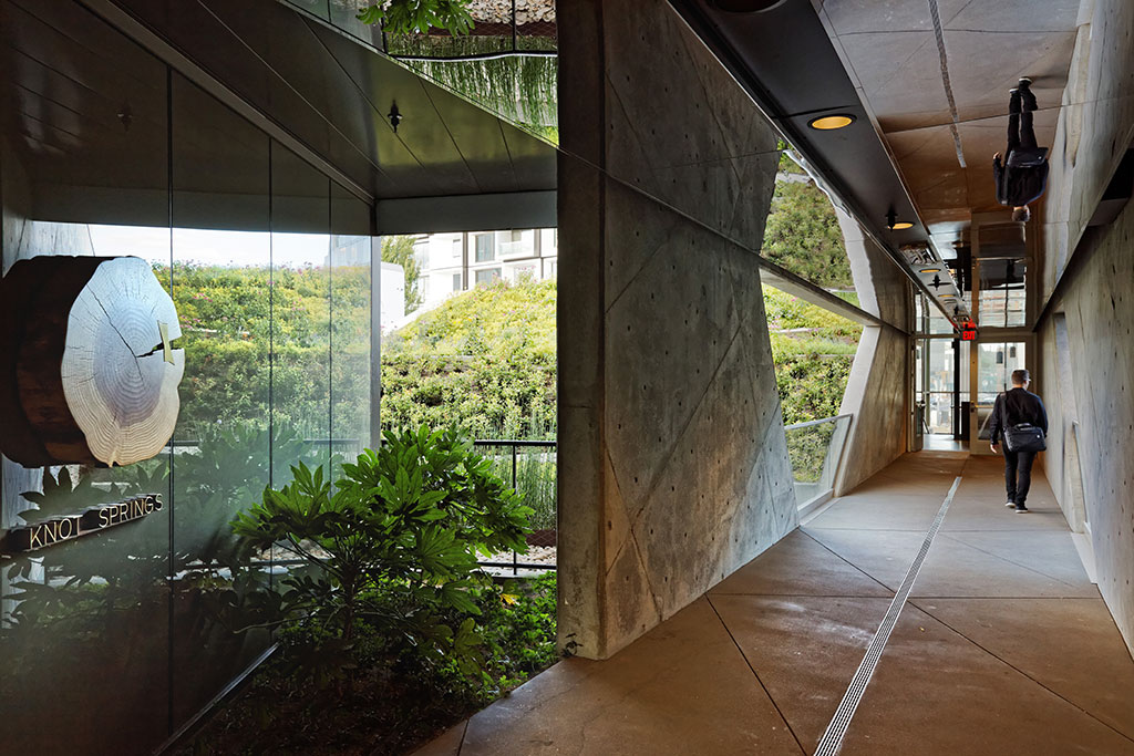 Knot Springs, situated within YARD in Portland, Oregon, is both a sacred space for solo reﬂection, as well as a shared communal experience centered around health, wellness, and social connection. Photo credit: Stephen Miller