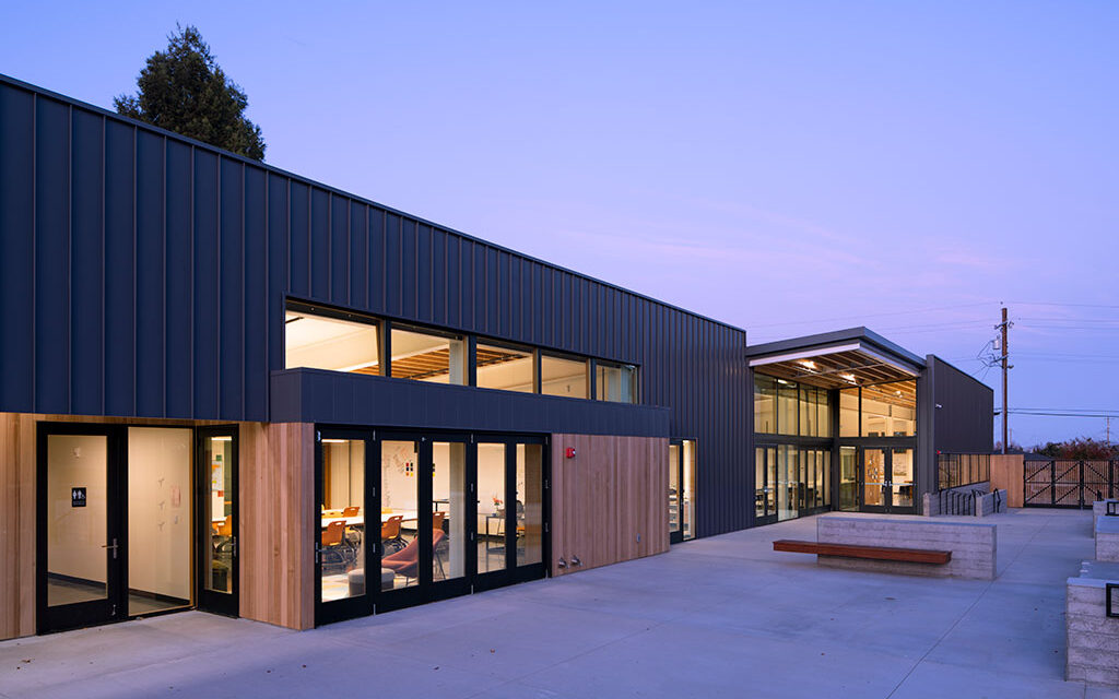 California middle school showcases indoor/outdoor learning spaces with EXTECH’s skylight system